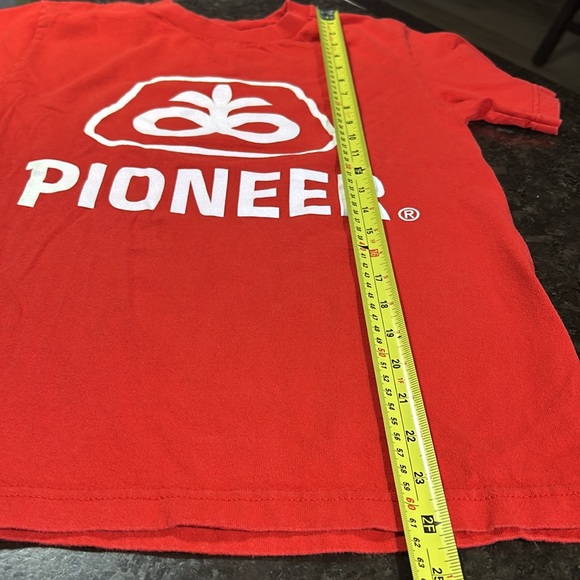 Pioneer Seeds red youth large short sleeve t-shirt. NWOT - Picture 5 of 5